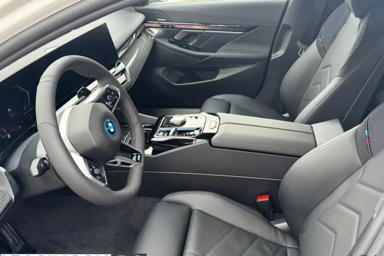 BMW 530e (Seria 5) din 2025 cu 5 km - oferta BMW209228 - foto 7
