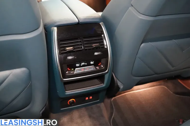 BMW XM (Seria X) din 2023 cu 33.469 km - oferta BMW209229 - foto 25