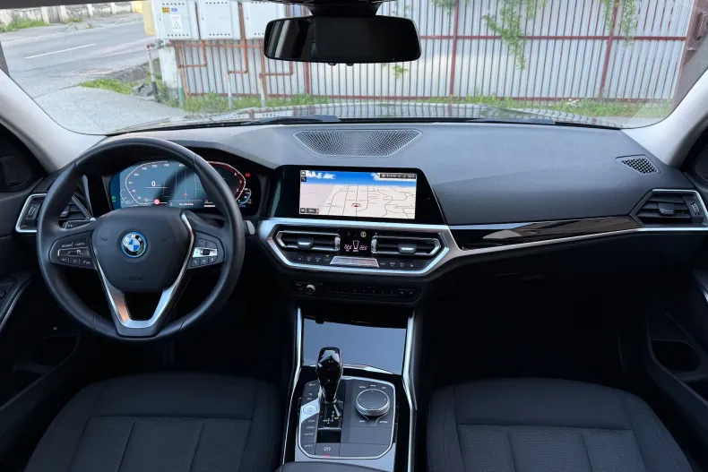 BMW 330e (Seria 3) din 2022 cu 54.566 km - oferta BMW209248 - foto 5