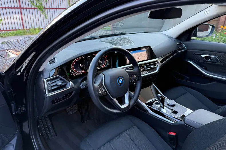 BMW 330e (Seria 3) din 2022 cu 54.566 km - oferta BMW209248 - foto 16