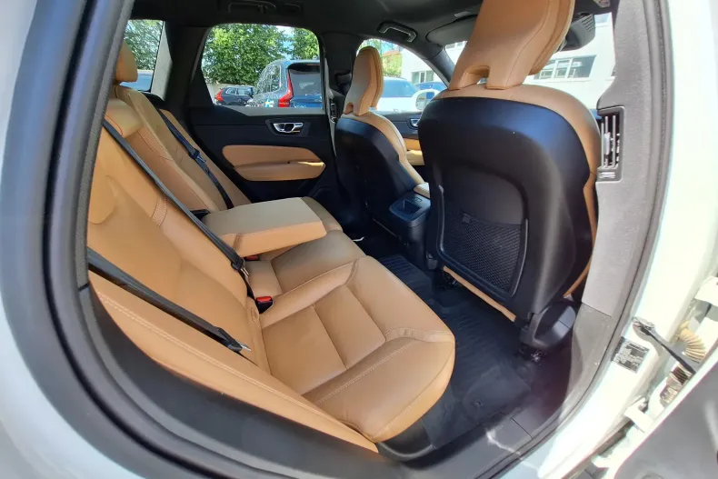 Volvo XC60 din 2023 cu 118.870 km - oferta VOL209276 - foto 21
