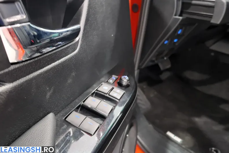 Toyota Hilux din 2025 cu 28 km - oferta TOY209284 - foto 8