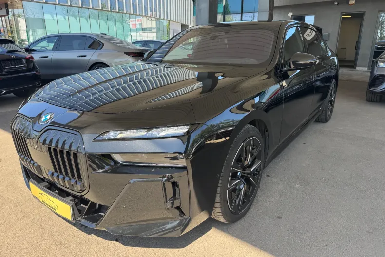BMW 740d (Seria 7) din 2023 cu 66.450 km - oferta BMW209292 - foto 1