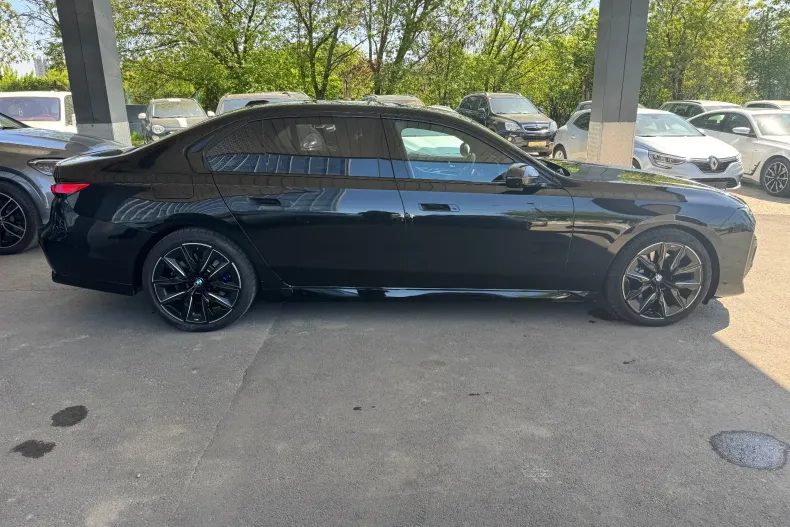 BMW 740d (Seria 7) din 2023 cu 66.450 km - oferta BMW209292 - foto 24