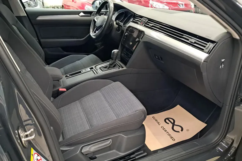 Volkswagen Passat din 2021 cu 67.286 km - oferta VOL209293 - foto 8