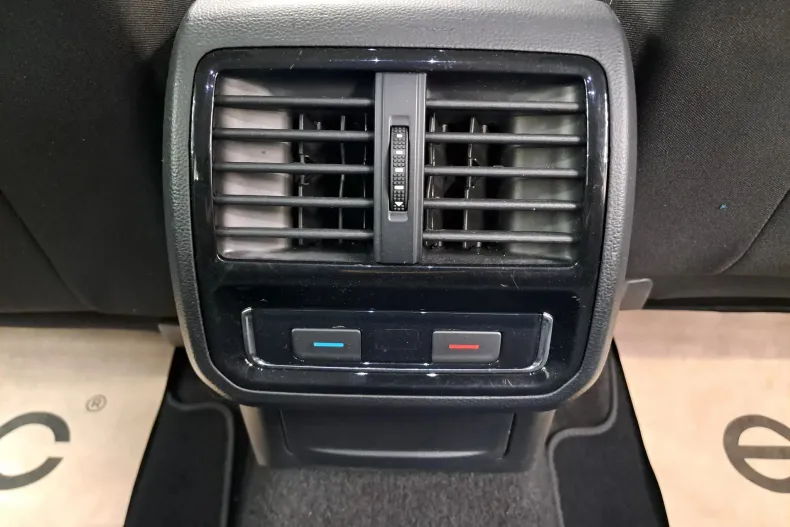 Volkswagen Passat din 2021 cu 67.286 km - oferta VOL209293 - foto 19