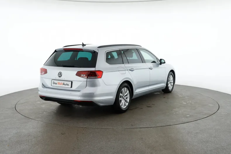 Volkswagen Passat din 2023 cu 101.432 km - oferta VOL209294 - foto 5