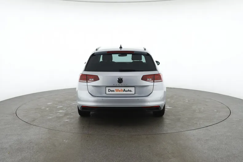 Volkswagen Passat din 2023 cu 101.432 km - oferta VOL209294 - foto 6