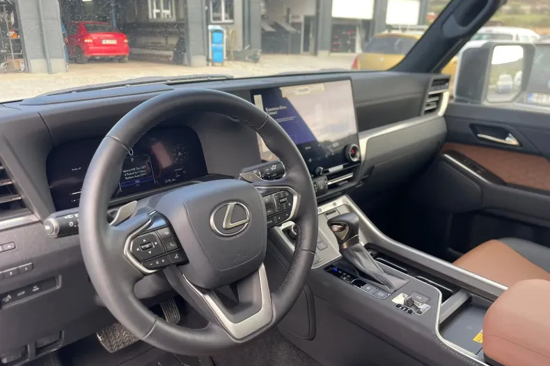 Lexus Seria GX din 2024 cu 1.542 km - oferta LEX209315 - foto 22