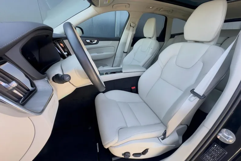 Volvo XC60 din 2023 cu 63.814 km - oferta VOL209339 - foto 13