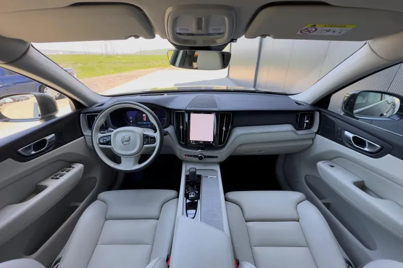 Volvo XC60 din 2023 cu 63.814 km - oferta VOL209339 - foto 25