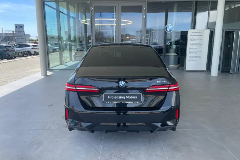 BMW 520i (Seria 5) din 2026 cu 6.500 km - oferta BMW209375 - foto 4
