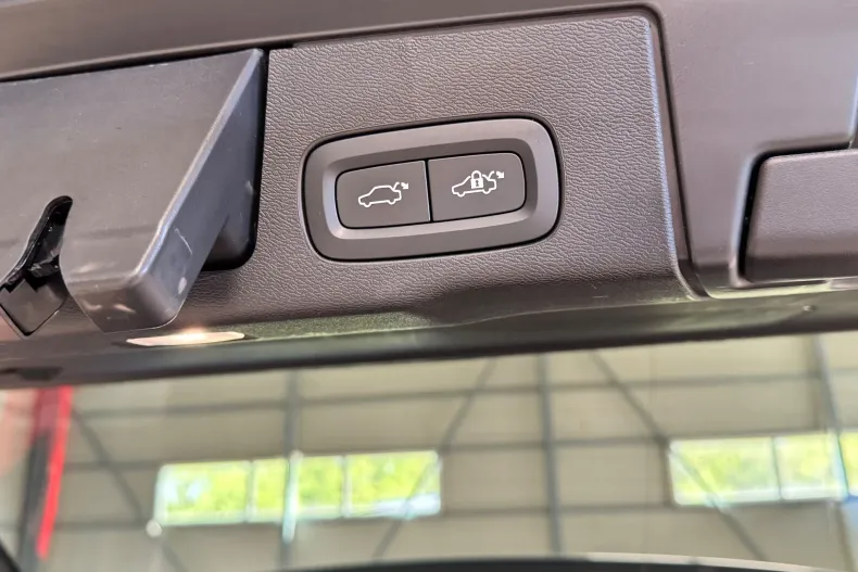 Volvo XC60 din 2023 cu 77.973 km - oferta VOL209379 - foto 24