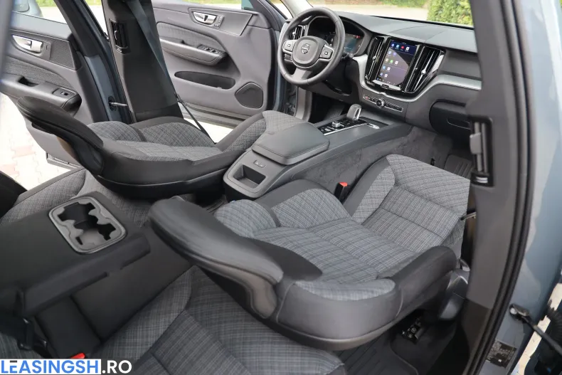 Volvo XC60 din 2022 cu 72.964 km - oferta VOL209402 - foto 19