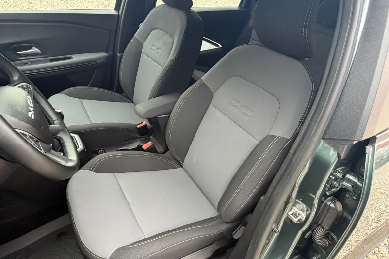 Dacia Jogger din 2025 cu 15.800 km - oferta DAC209410 - foto 17