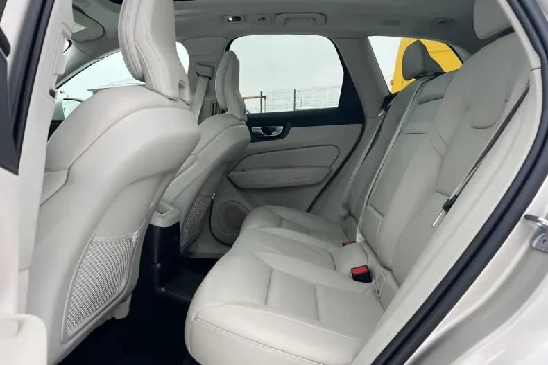 Volvo XC60 din 2021 cu 46.000 km - oferta VOL209420 - foto 9
