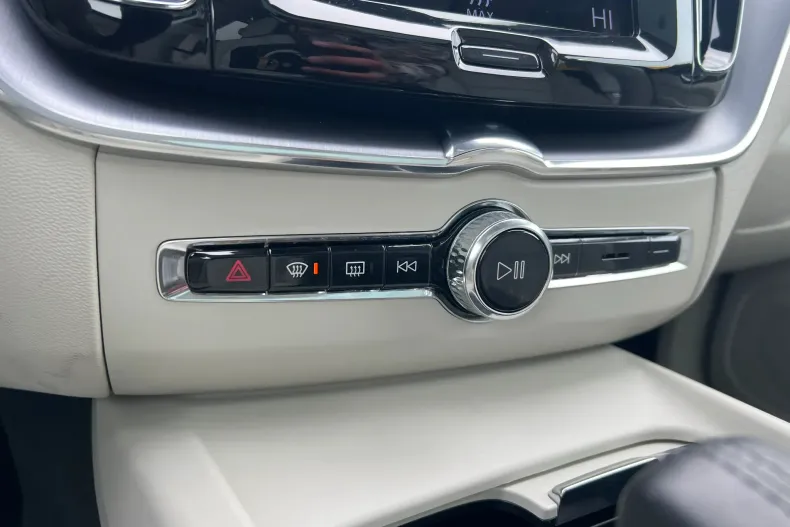 Volvo XC60 din 2021 cu 46.000 km - oferta VOL209420 - foto 19