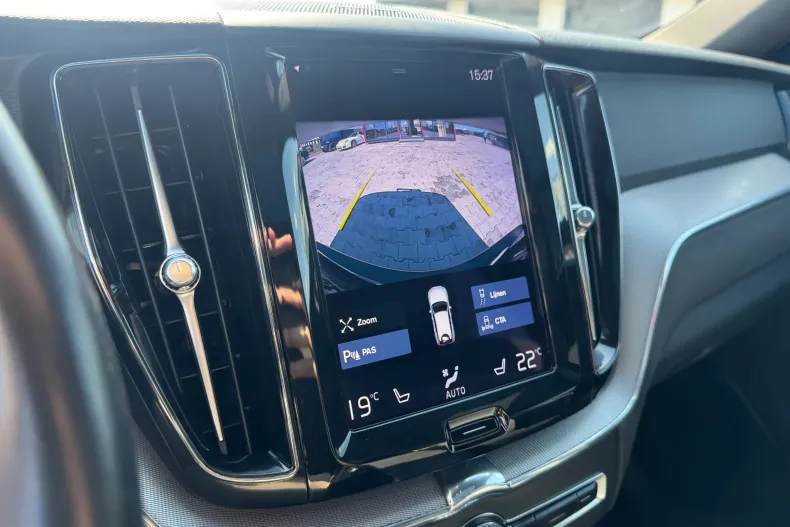 Volvo XC60 din 2021 cu 167.100 km - oferta VOL209426 - foto 14