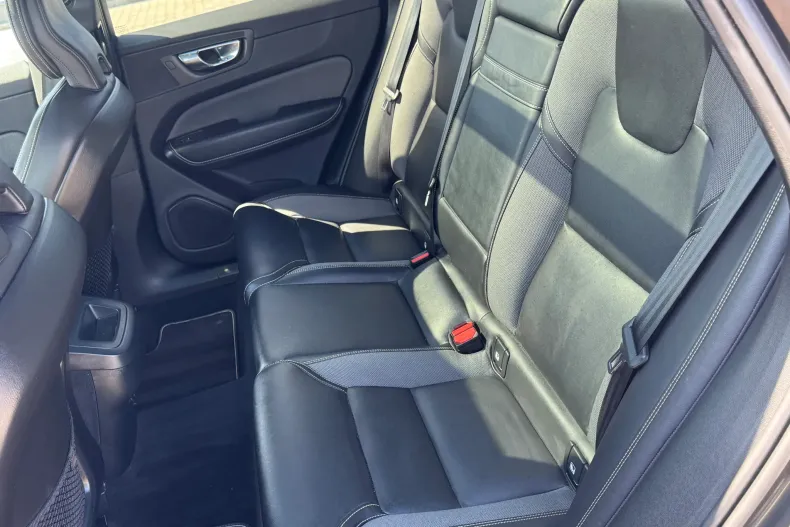 Volvo XC60 din 2021 cu 167.100 km - oferta VOL209426 - foto 19
