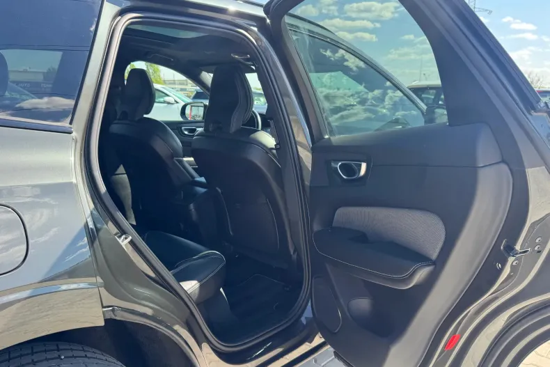 Volvo XC60 din 2021 cu 167.100 km - oferta VOL209426 - foto 24
