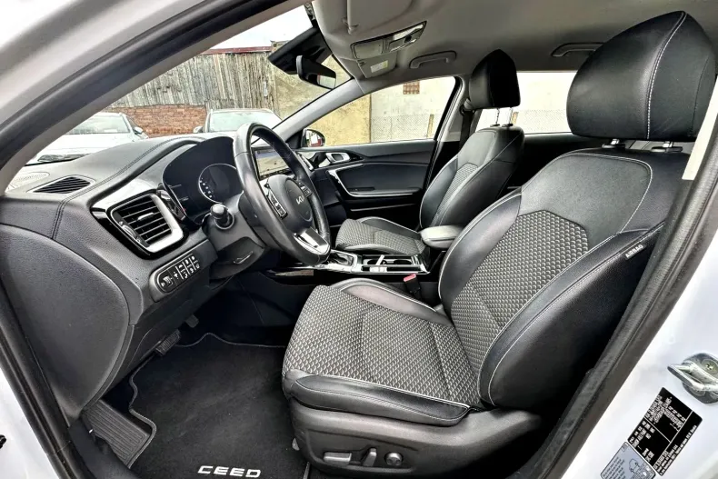 Kia Ceed din 2023 cu 119.556 km - oferta KIA209438 - foto 5
