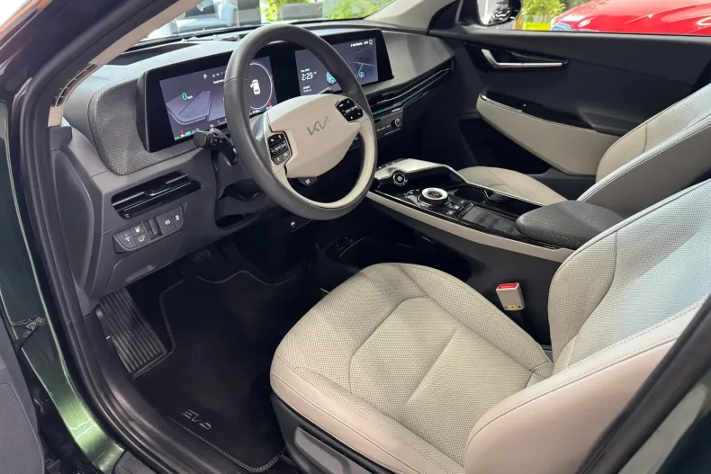 Kia EV6 din 2022 cu 81.155 km - oferta KIA209451 - foto 5