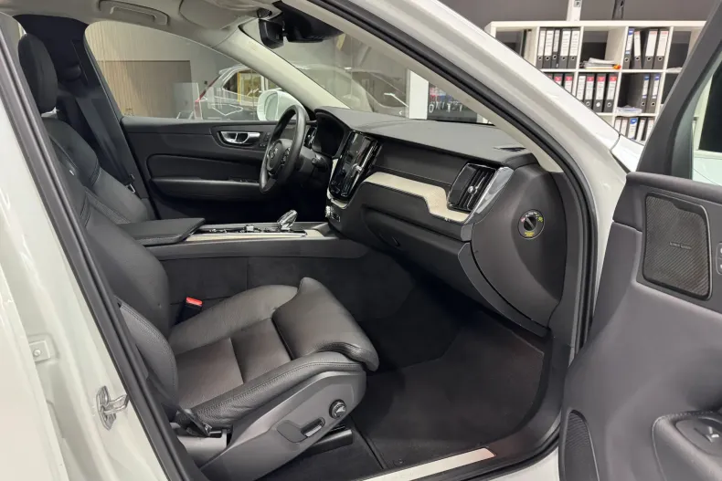 Volvo XC60 din 2021 cu 84.000 km - oferta VOL209452 - foto 11