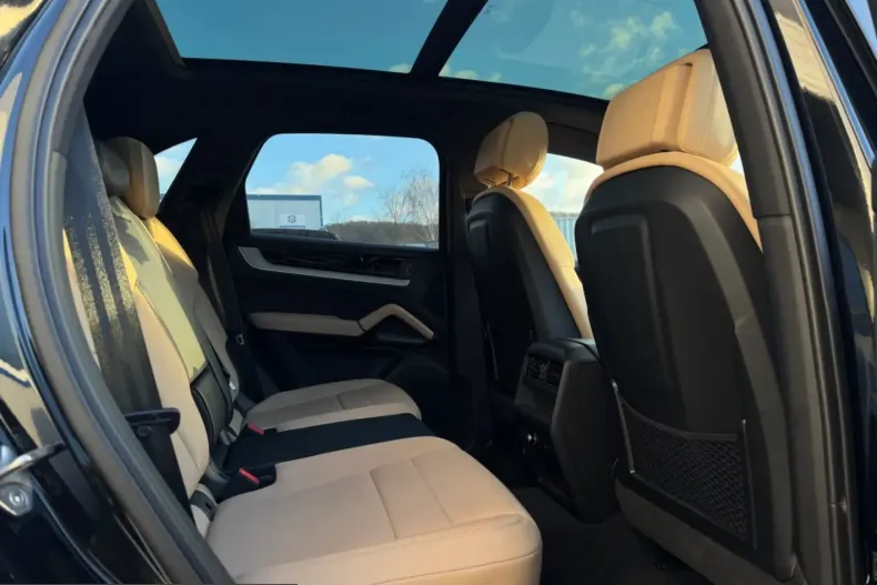 Porsche Cayenne din 2025 cu 9.900 km - oferta POR209464 - foto 10