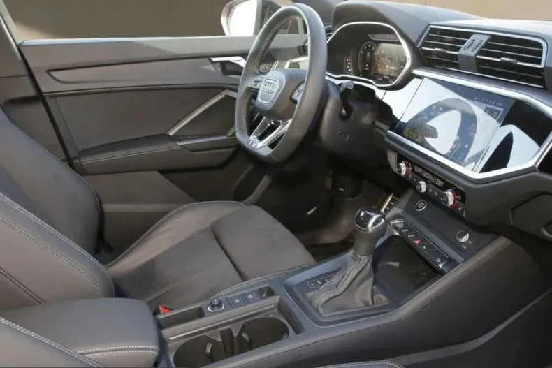 Audi Q3 din 2025 cu 12.050 km - oferta AUD209465 - foto 10