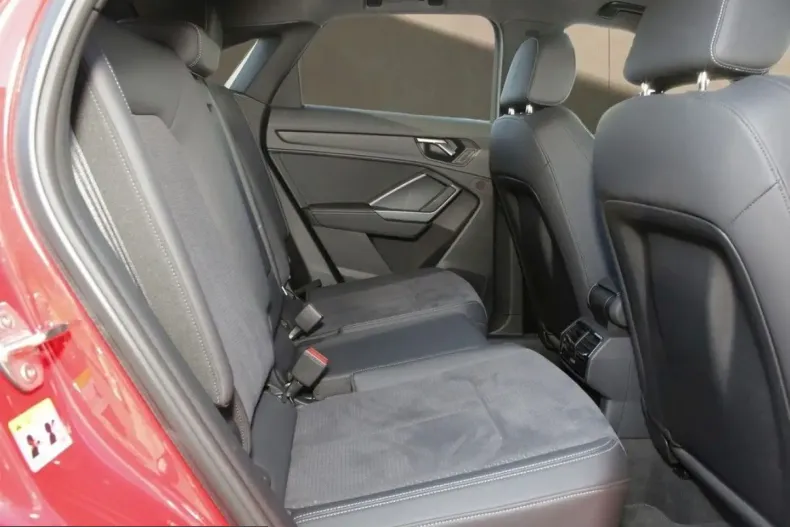 Audi Q3 din 2025 cu 12.050 km - oferta AUD209465 - foto 12