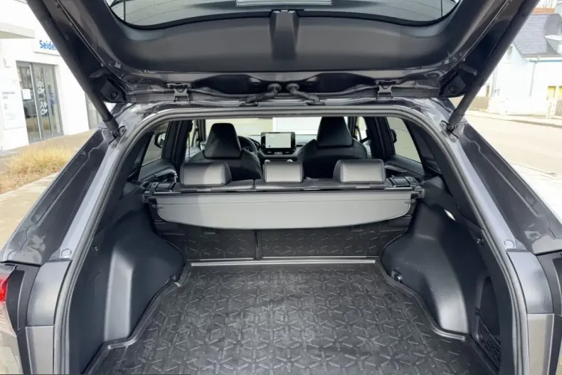 Toyota RAV4 din 2025 cu 17.831 km - oferta TOY209475 - foto 8