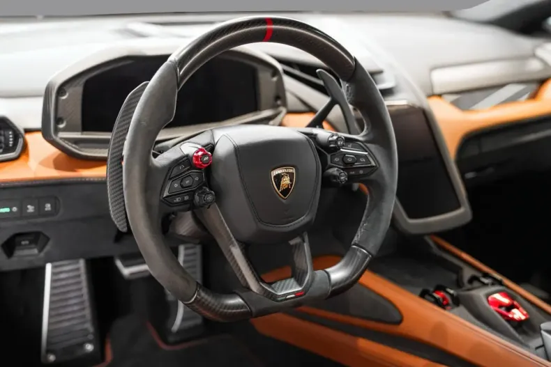 Lamborghini Revuelto din 2025 cu 3.290 km - oferta LAM209496 - foto 5