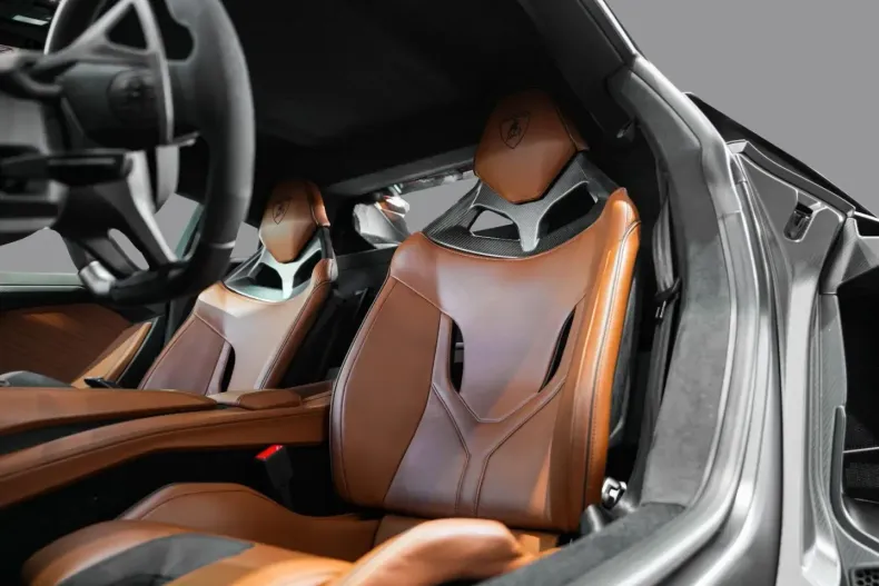 Lamborghini Revuelto din 2025 cu 3.290 km - oferta LAM209496 - foto 6