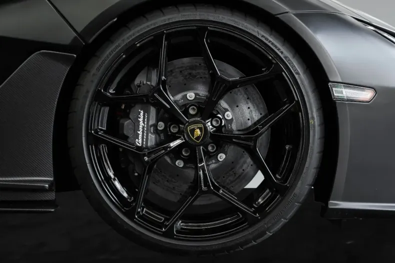 Lamborghini Revuelto din 2025 cu 3.290 km - oferta LAM209496 - foto 8