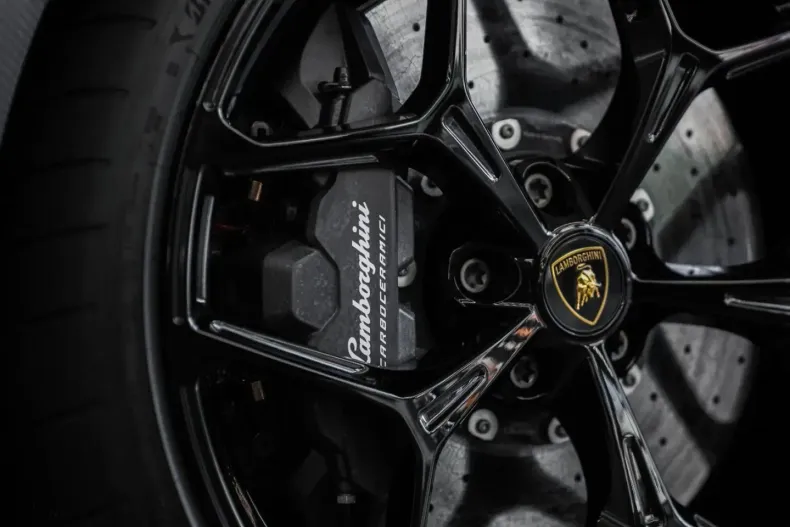 Lamborghini Revuelto din 2025 cu 3.290 km - oferta LAM209496 - foto 9