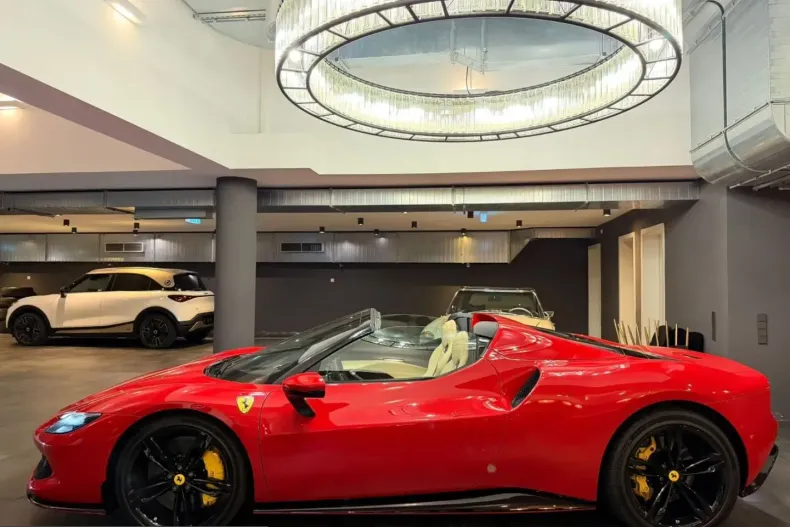 Ferrari 296 GTS din 2025 cu 6.800 km - oferta FER209497 - foto 7