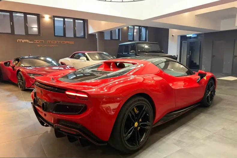 Ferrari 296 GTS din 2025 cu 6.800 km - oferta FER209497 - foto 8