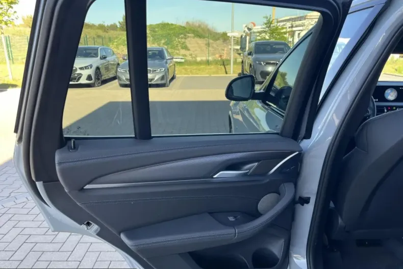 BMW X3 (Seria X) din 2024 cu 12.495 km - oferta BMW209520 - foto 24