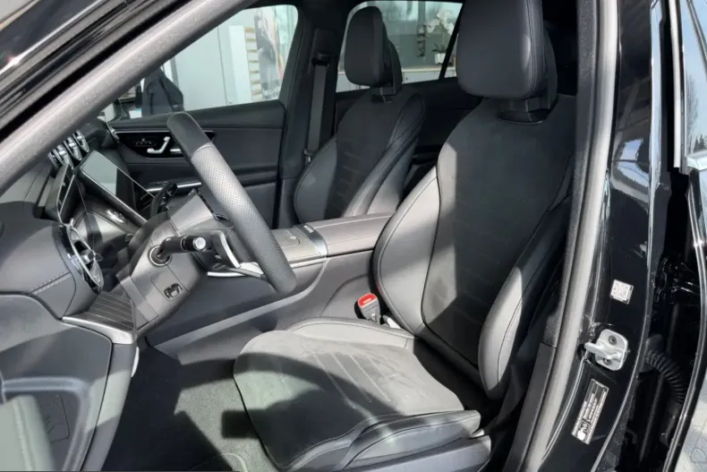 Mercedes-Benz GLC 200 (Clasa GLC) din 2024 cu 6.900 km - oferta MER209525 - foto 12