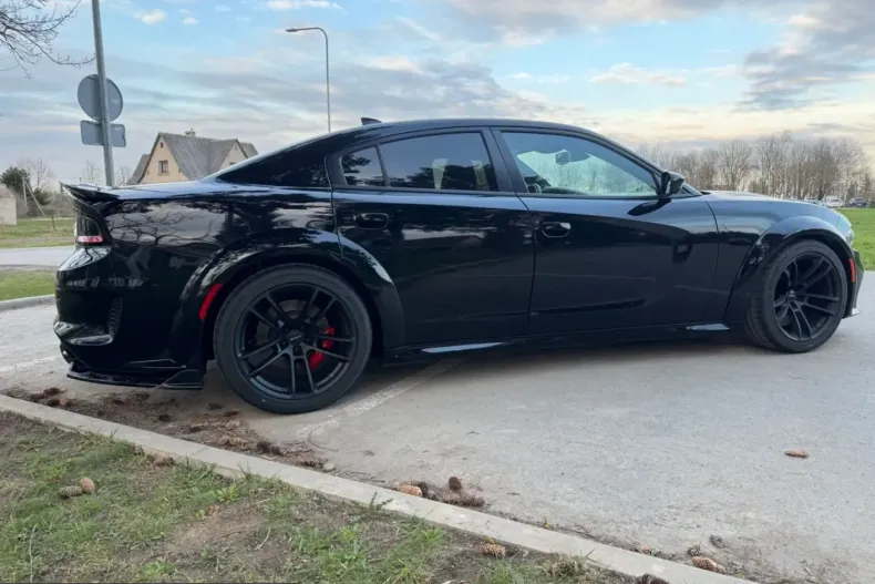 Dodge Charger din 2022 cu 9.700 km - oferta DOD209526 - foto 7