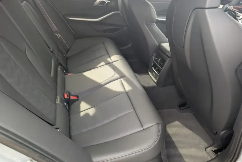 BMW M3 (Seria 3) din 2023 cu 3.010 km - oferta BMW209542 - foto 25