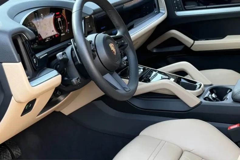 Porsche Cayenne din 2025 cu 11.000 km - oferta POR209563 - foto 3