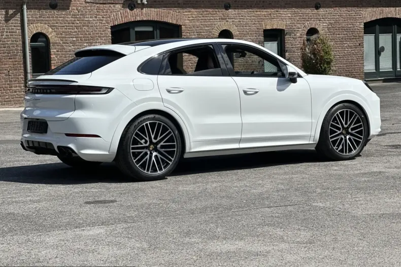 Porsche Cayenne din 2024 cu 15.900 km - oferta POR209566 - foto 17