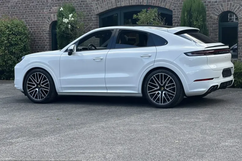 Porsche Cayenne din 2024 cu 15.900 km - oferta POR209566 - foto 26
