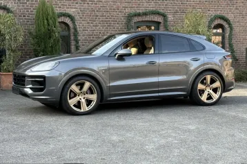 Porsche Cayenne din 2025 - oferta POR209567