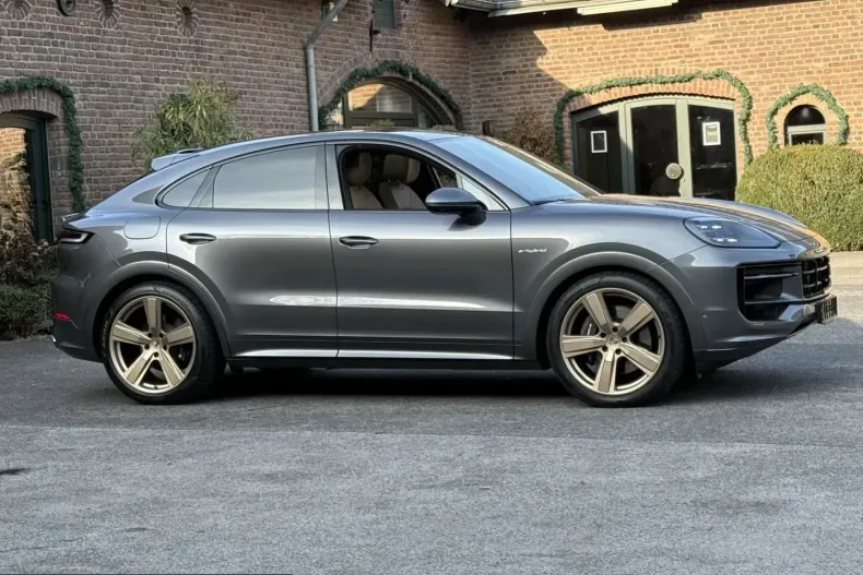 Porsche Cayenne din 2025 cu 9.700 km - oferta POR209567 - foto 8