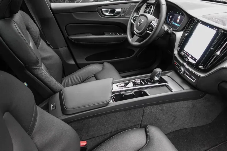 Volvo XC60 din 2024 cu 26.637 km - oferta VOL209570 - foto 5