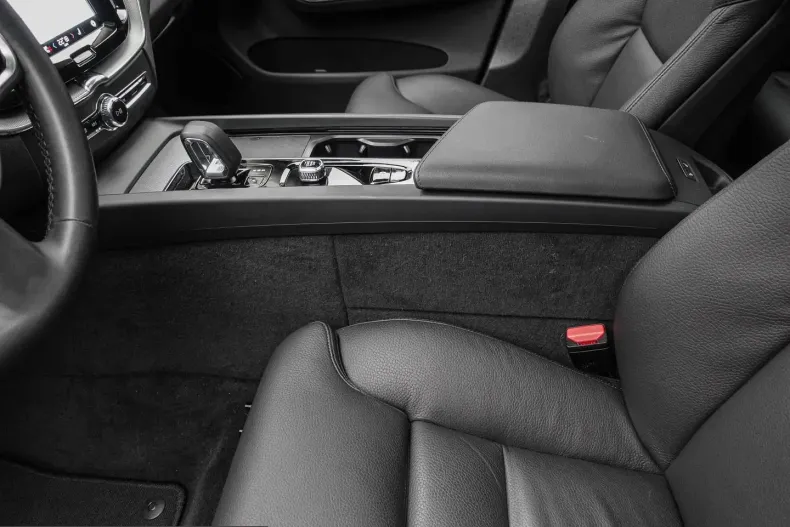 Volvo XC60 din 2024 cu 26.637 km - oferta VOL209570 - foto 12