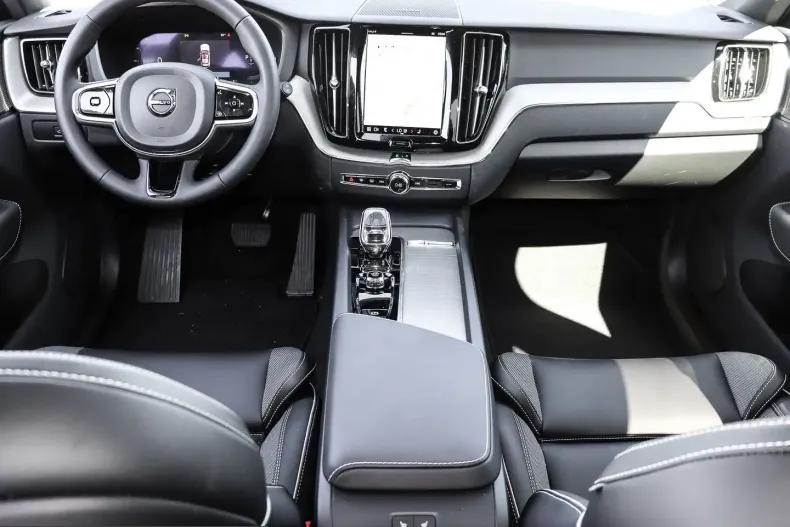 Volvo XC60 din 2024 cu 16.002 km - oferta VOL209573 - foto 5