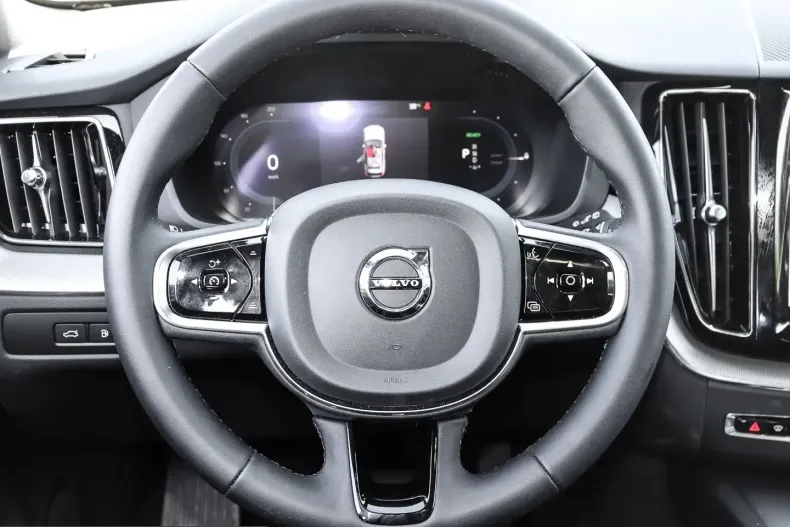 Volvo XC60 din 2024 cu 16.002 km - oferta VOL209573 - foto 6